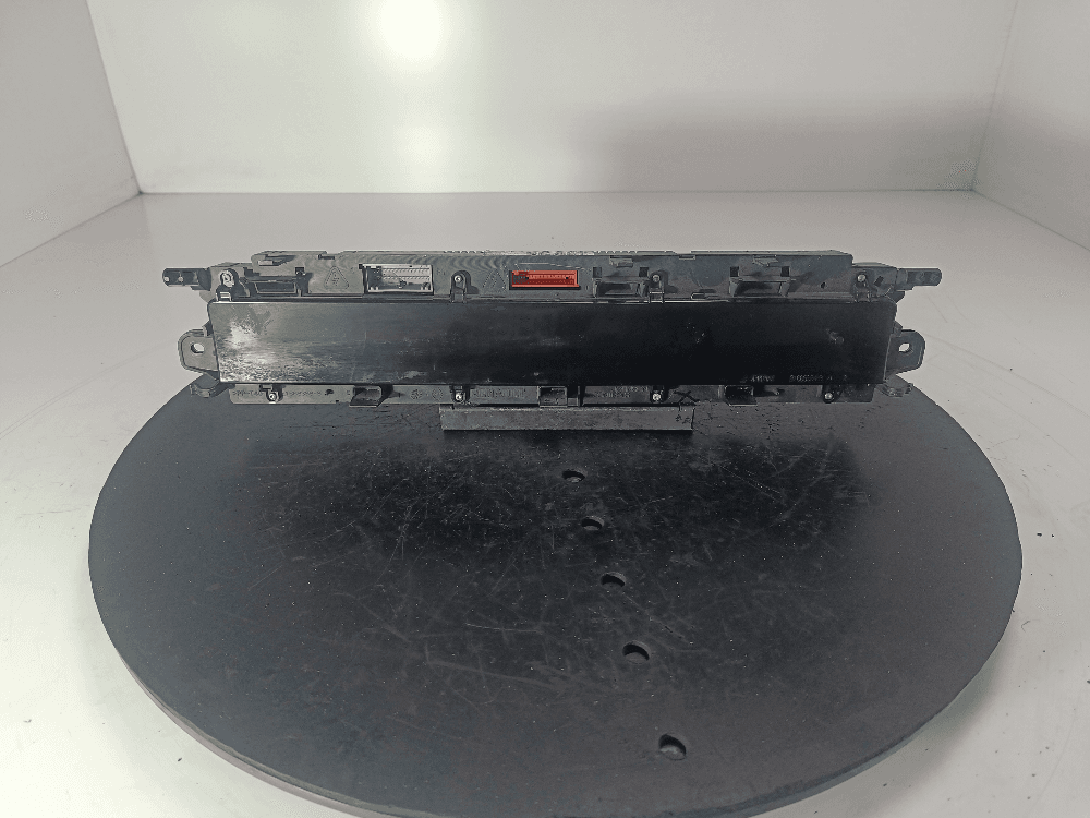 Щиток приборов (приборная панель) к Renault Scenic 2 (03-06)