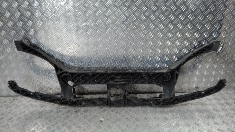 Передняя панель крепления облицовки (телевизор) к Ford Focus 1 Рестайлинг (01-05)