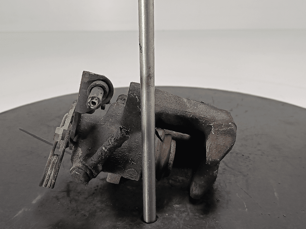 Суппорт задний левый к Volkswagen Passat B5 (96-00)