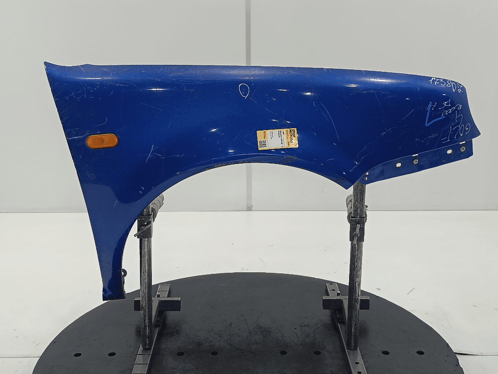 Крыло переднее правое к Volkswagen Golf 4 (97-06)