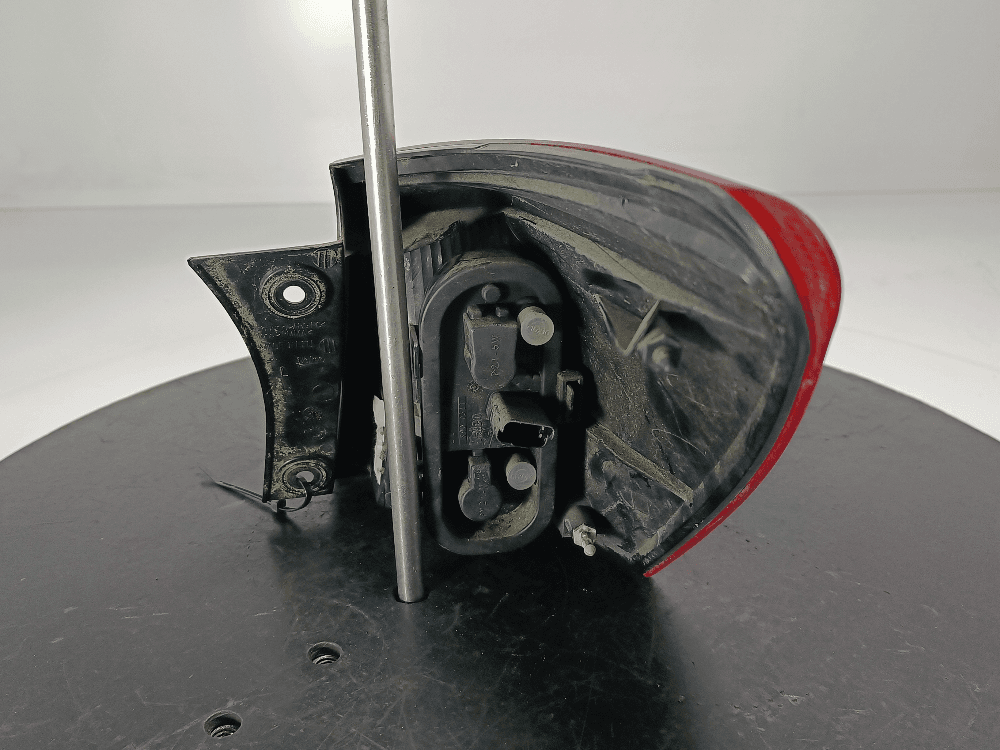 Фонарь задний левый к Nissan  Qashqai 1 (07-10)