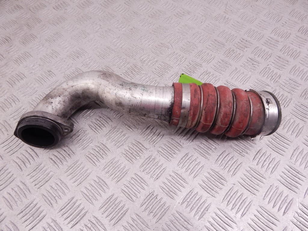 Патрубок интеркулера к BMW X5 E70 (06-10)
