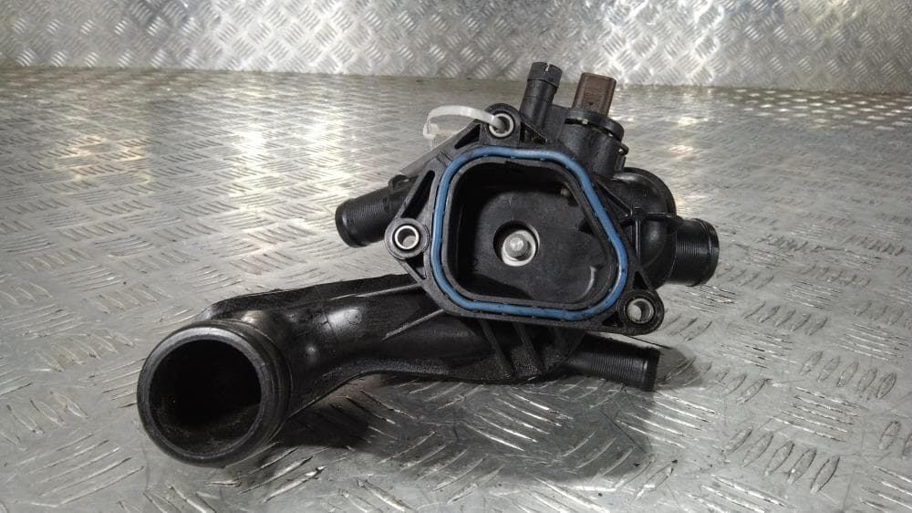 Корпус термостата к Mini Cooper R56 (06-10)