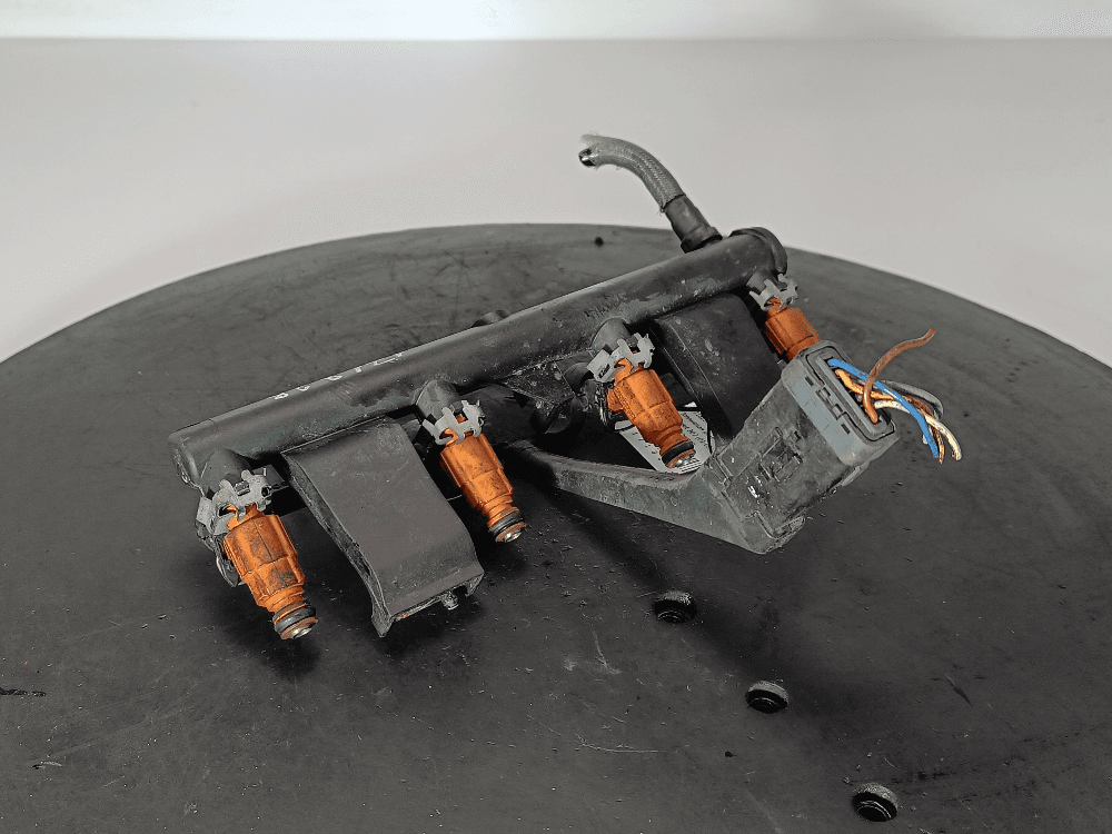 Топливная рампа к Peugeot 307 (01-05)