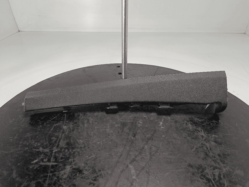 Обшивка стойки передней правой к Volkswagen Touareg 3 (18-24)