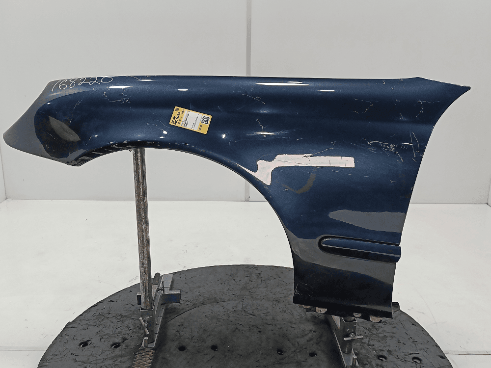 Крыло переднее левое к Mercedes C Class W203/S203/CL203 (00-04)