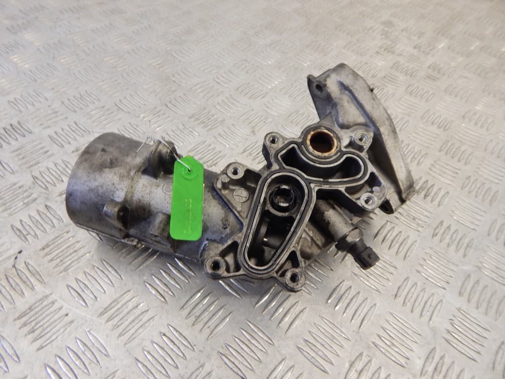 Корпус масляного фильтра к BMW 7 E65/E66 (01-05)