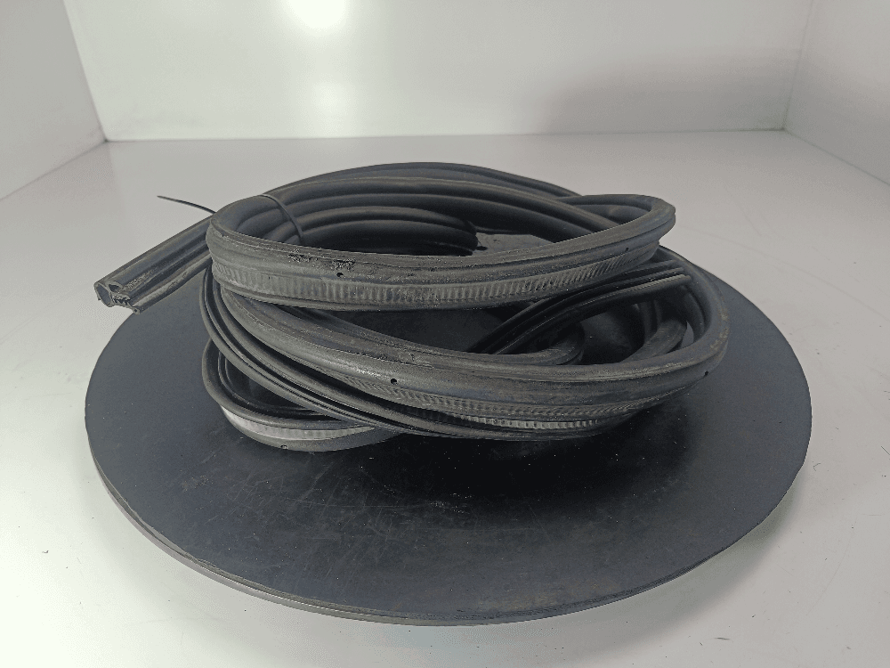 Уплотнитель к Volkswagen Transporter T5 (10-15)