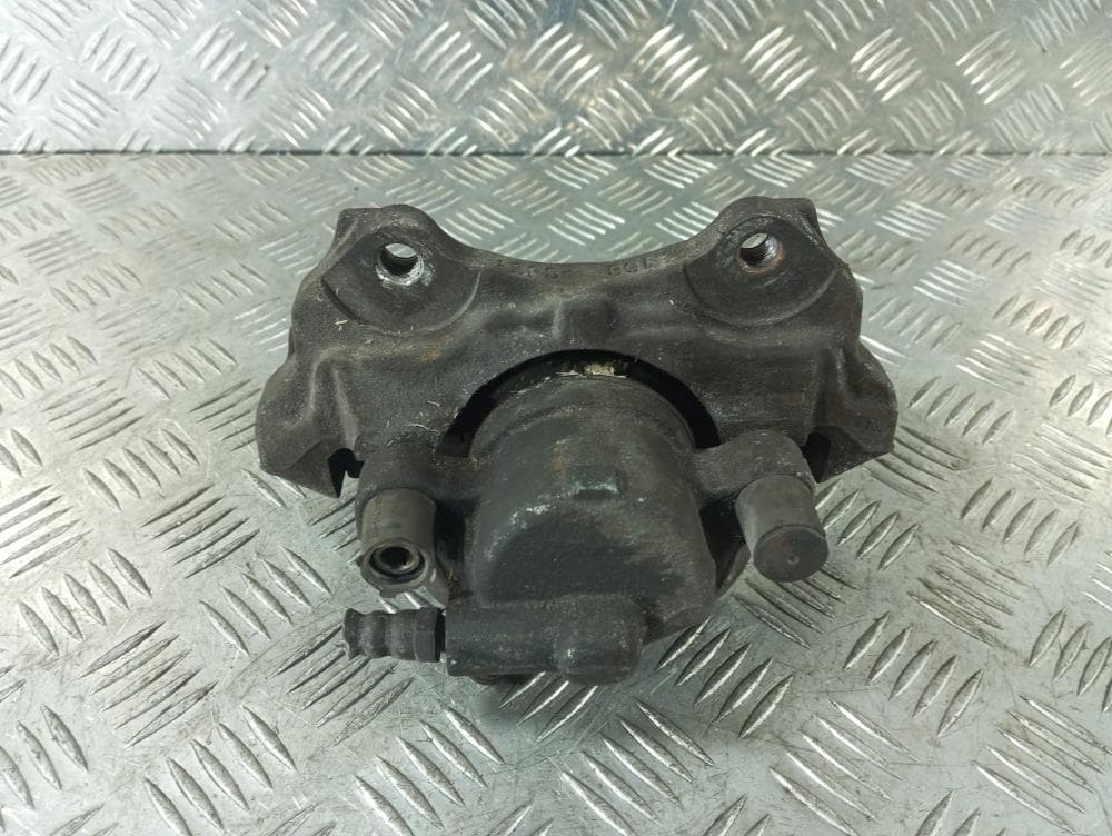 Суппорт передний правый к Opel Corsa E (14-19)