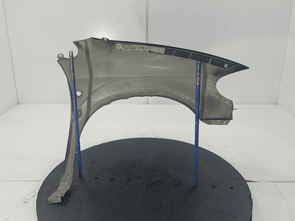 Крыло переднее левое к Chrysler Voyager 4 (01-04)