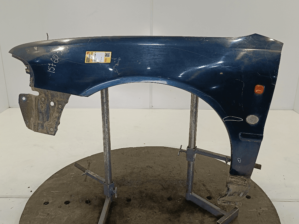 Крыло переднее левое к Audi A4 B5 (94-99)