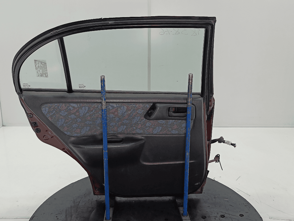 Дверь задняя левая к Toyota Carina E (92-98)
