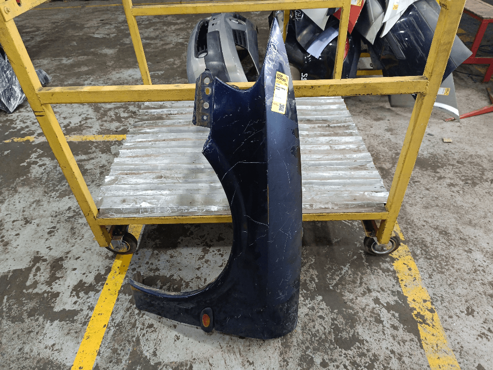 Крыло переднее левое к Opel Vectra B (95-99)