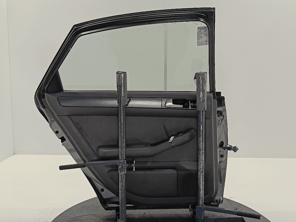 Дверь задняя левая к Audi A6 C5/4B Рестайлинг (01-04)