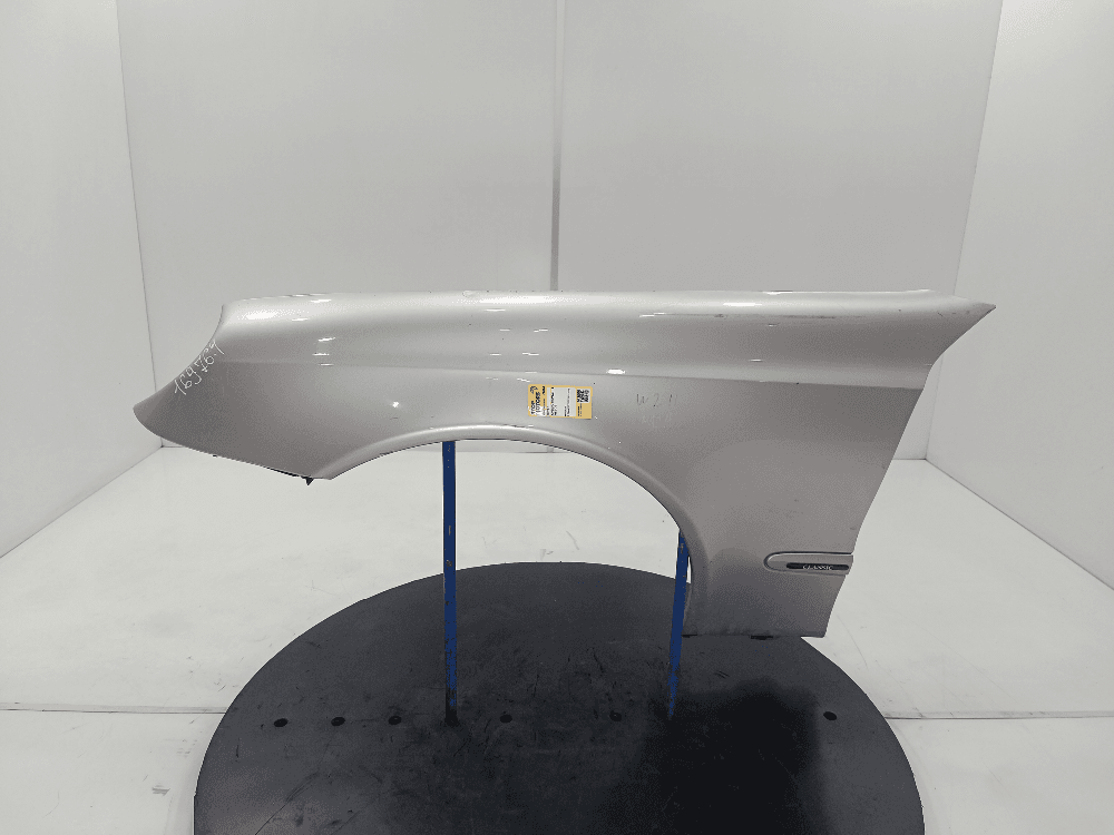 Крыло переднее левое к Mercedes E Class W211/S211 (02-06)