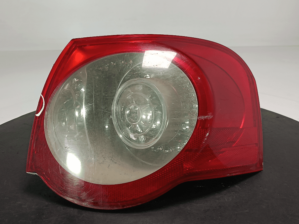 Фонарь задний правый к Volkswagen Passat B6 (05-10)