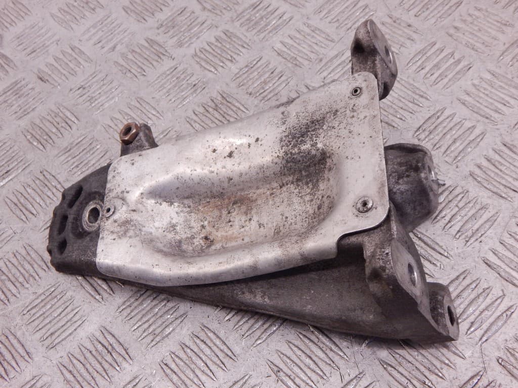 Кронштейн двигателя к BMW 6 E63/E64 (03-07)