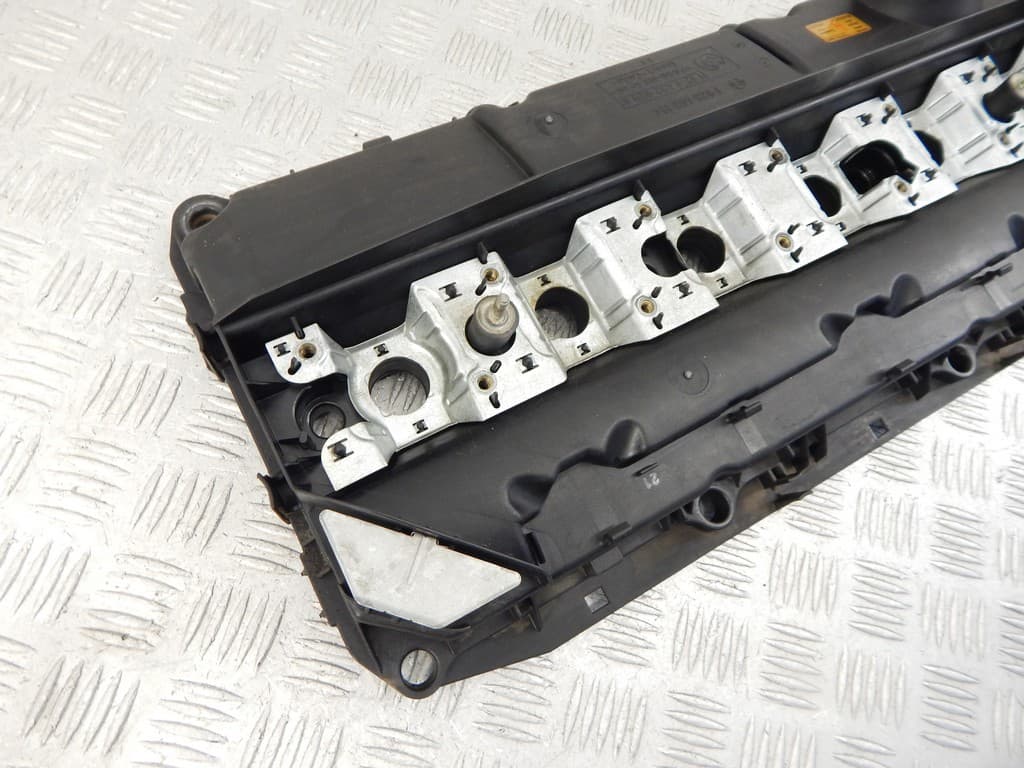 Клапанная крышка к BMW 5 E39 (95-00)