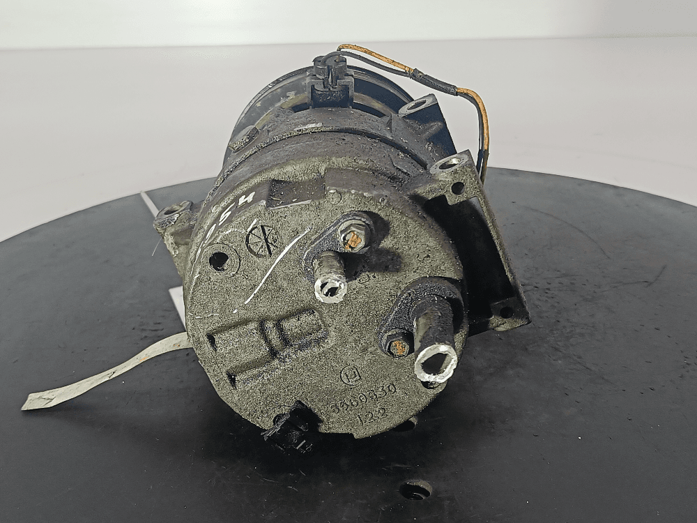 Компрессор кондиционера к Renault Megane 1 Рестайлинг (99-03)