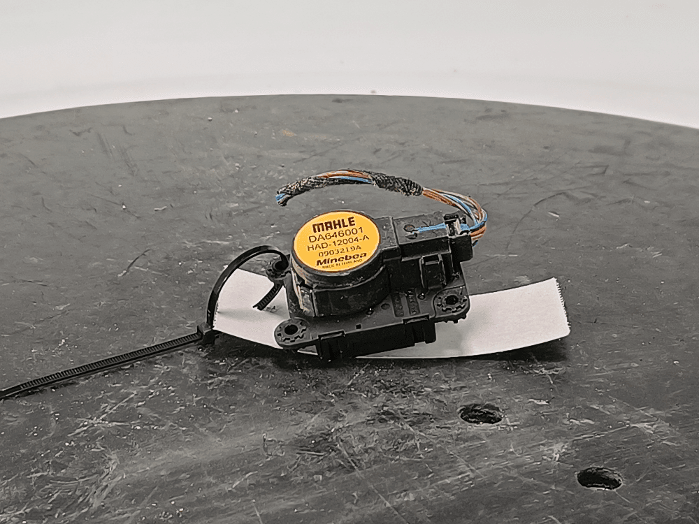 Моторчик заслонки печки к Opel Astra K Рестайлинг (19-21)