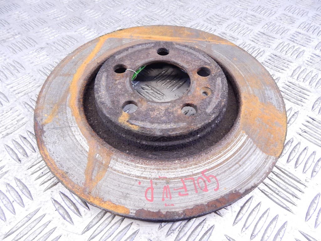 Диск тормозной передний к Volkswagen Golf 4 (97-06)