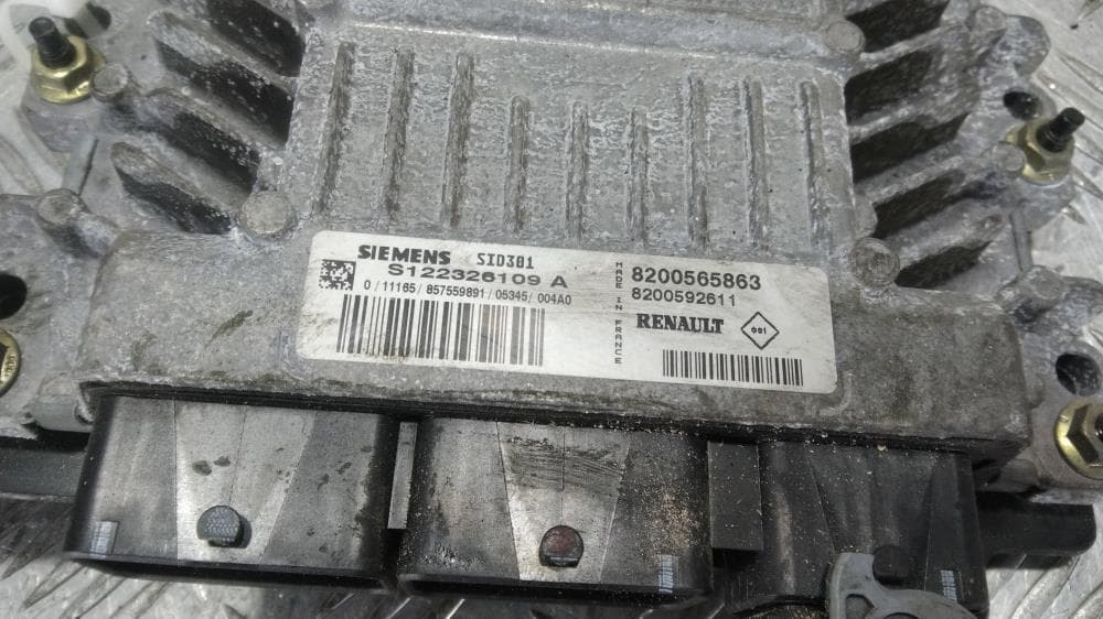 Блок управления двигателем к Renault Megane 2 (02-06)