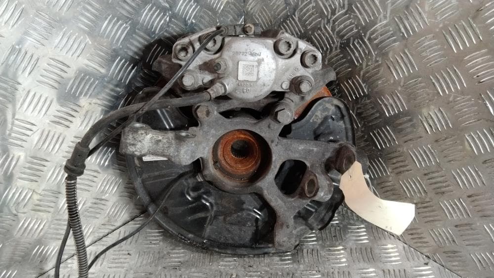 Кулак поворотный левый к Mercedes E Class W212/S212/C207/A207 (09-13)