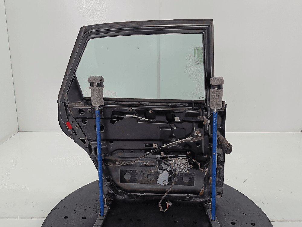 Дверь задняя левая к Audi A6 C4 (94-97)