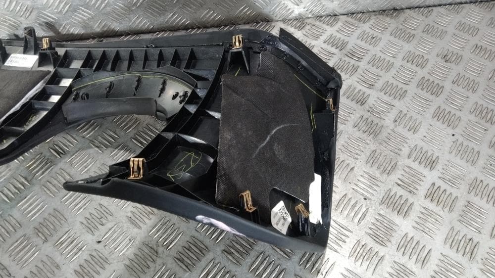 Накладка декоративная на торпедо к Tesla Model X (15-21)