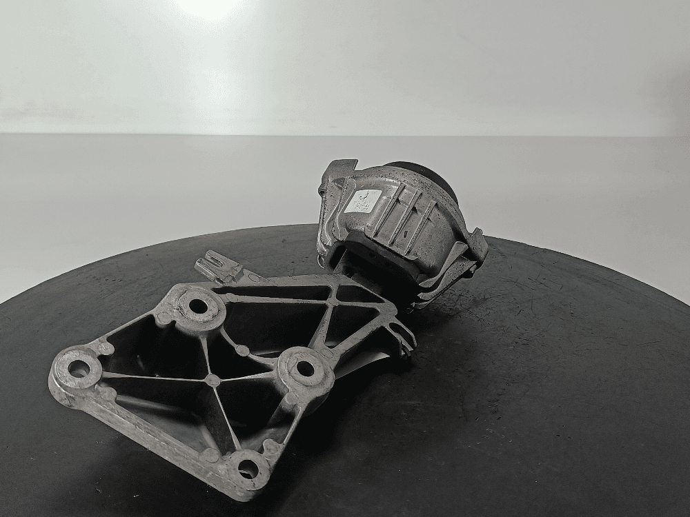 Кронштейн двигателя к BMW 1 E81/E82/E87/E88 Рестайлинг (07-11)