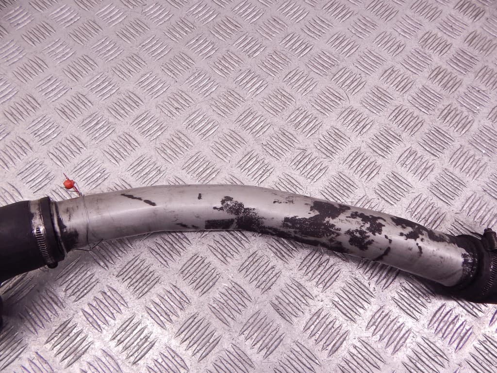 Патрубок интеркулера к BMW 3 E36 (90-00)