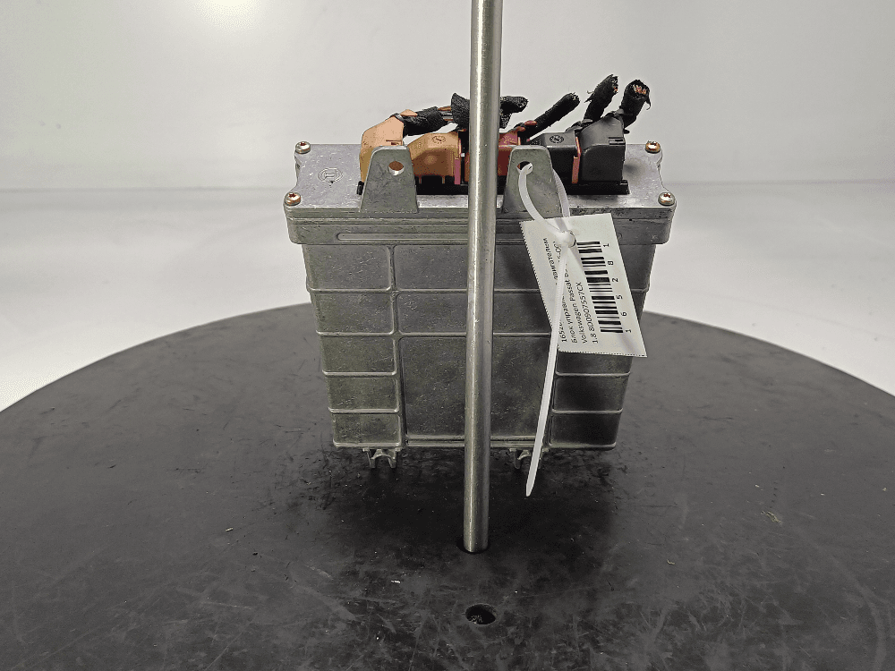 Блок управления двигателем к Volkswagen Passat B5 (96-00)