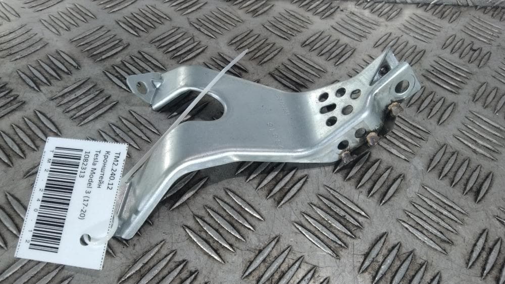 Кронштейн к Tesla Model 3 (17-21)