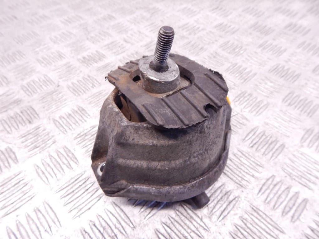 Подушка крепления двигателя к BMW 6 E63/E64 (03-07)