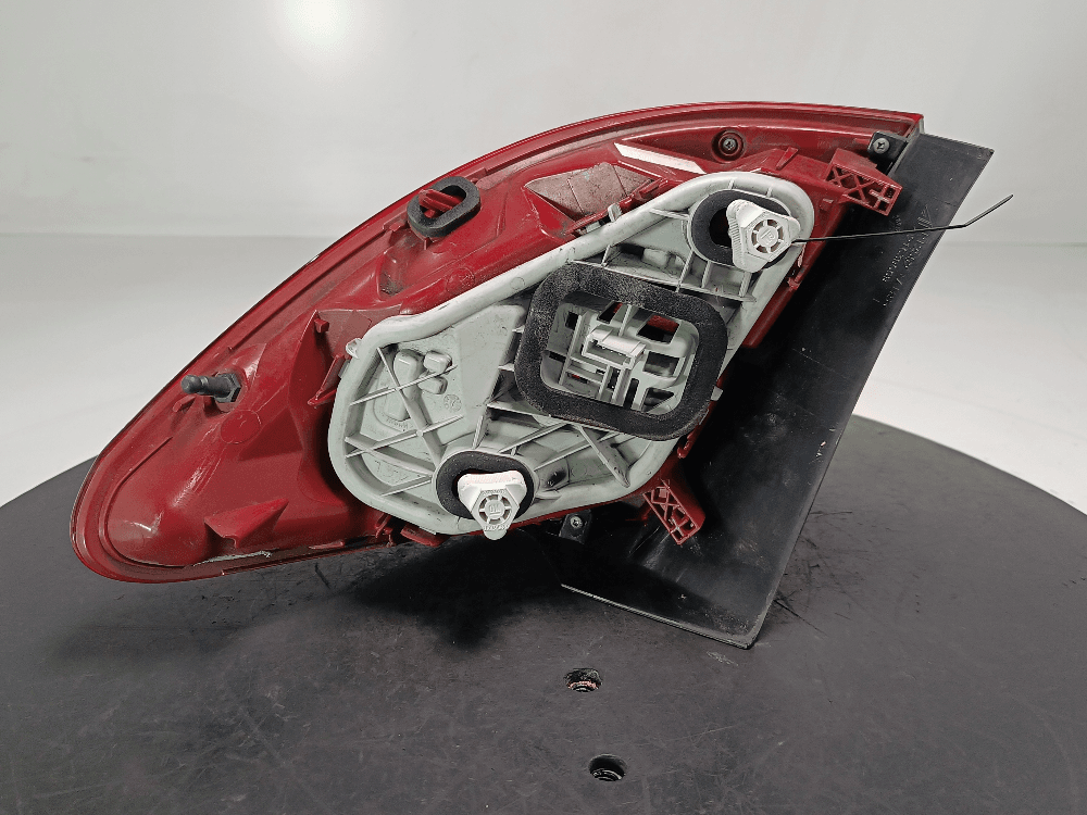 Фонарь задний левый к Opel Meriva 2 (10-14)