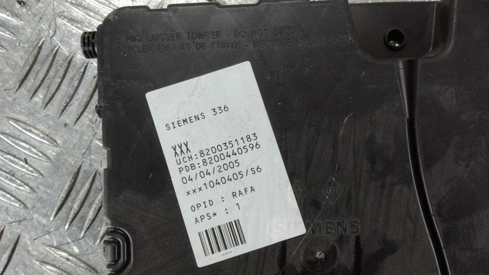 Блок комфорта к Renault Scenic 2 (03-06)