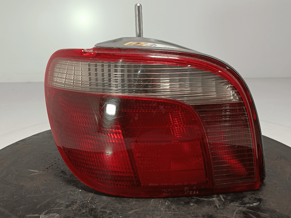 Фонарь задний левый к Toyota Yaris 1 (99-03)