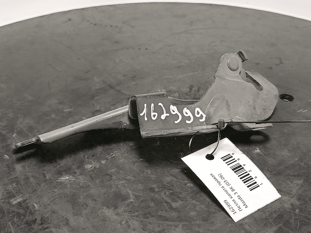 Петля капота правая к Mazda 3 BK (03-06)
