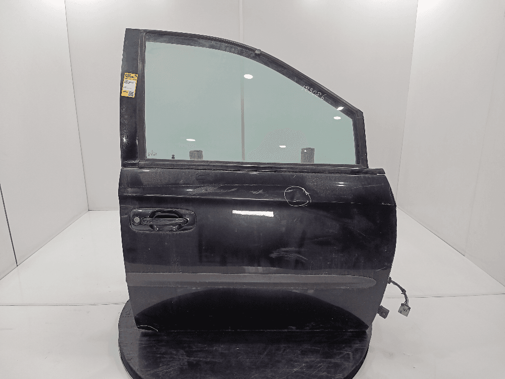 Дверь передняя правая к Chrysler Voyager 4 (01-04)