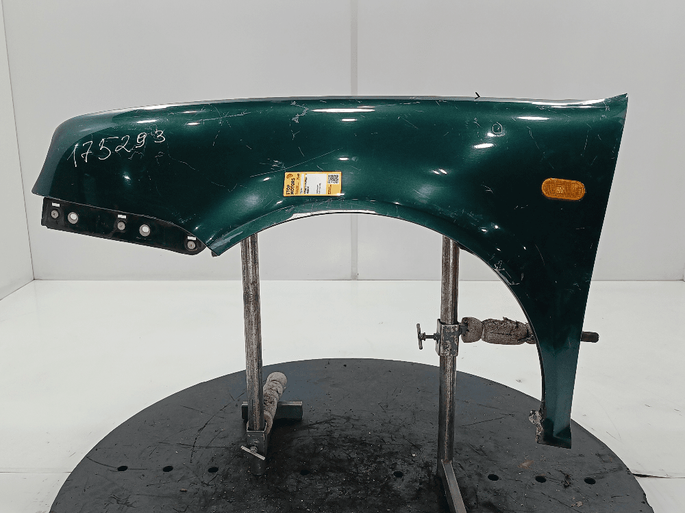 Крыло переднее левое к Volkswagen Golf 4 (97-06)