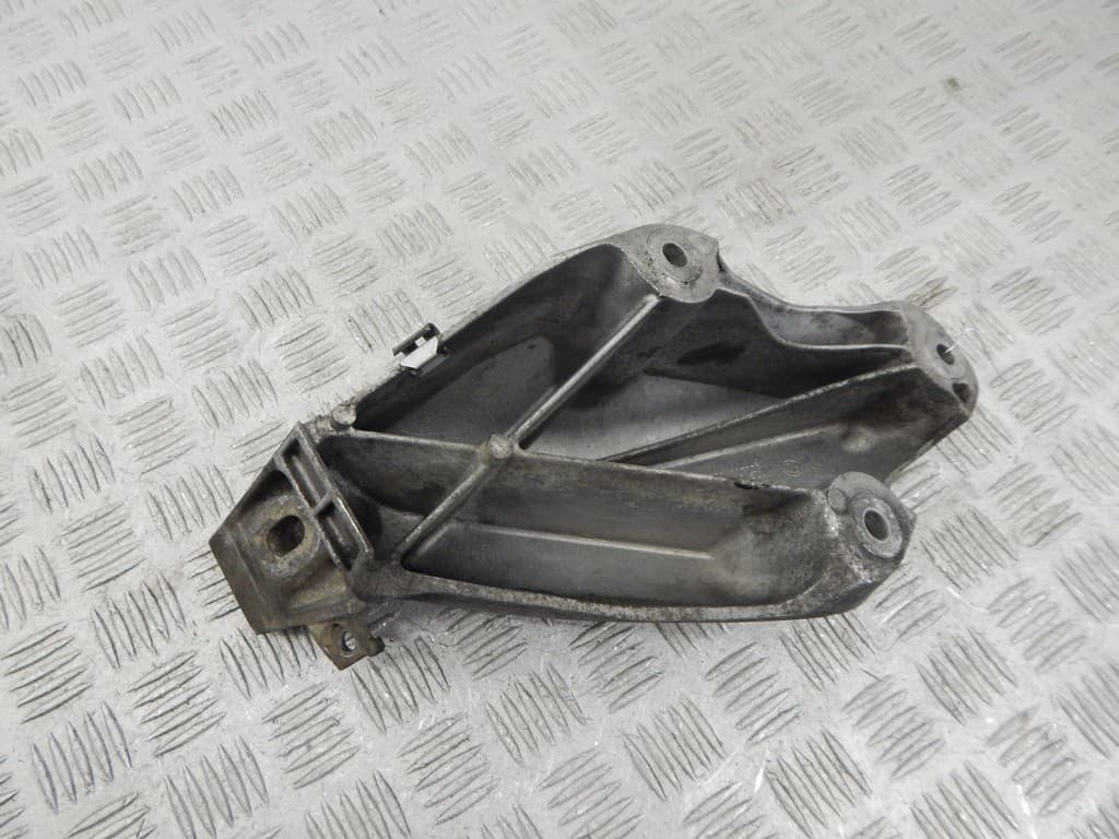 Кронштейн двигателя к BMW X5 E70 (06-10)