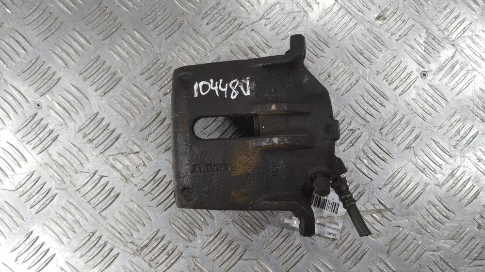 Суппорт передний левый к Renault Scenic 2 (03-06)