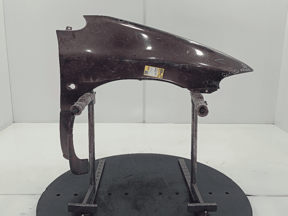 Крыло переднее правое к Chrysler Voyager 3 (95-01)