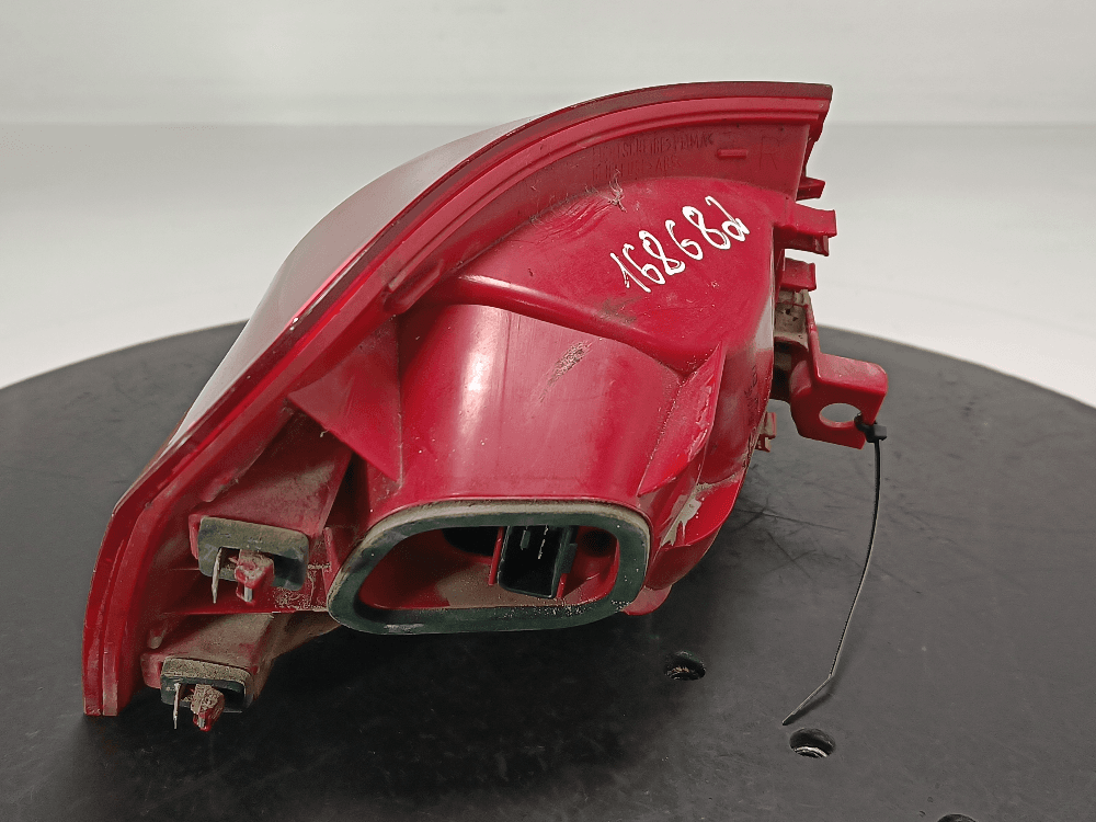 Фонарь задний правый к Volkswagen Passat B6 (05-10)