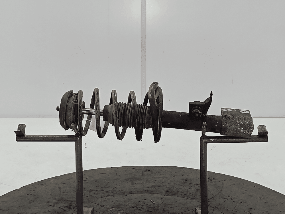 Стойка передняя правая к Peugeot 3008 1 (10-13)