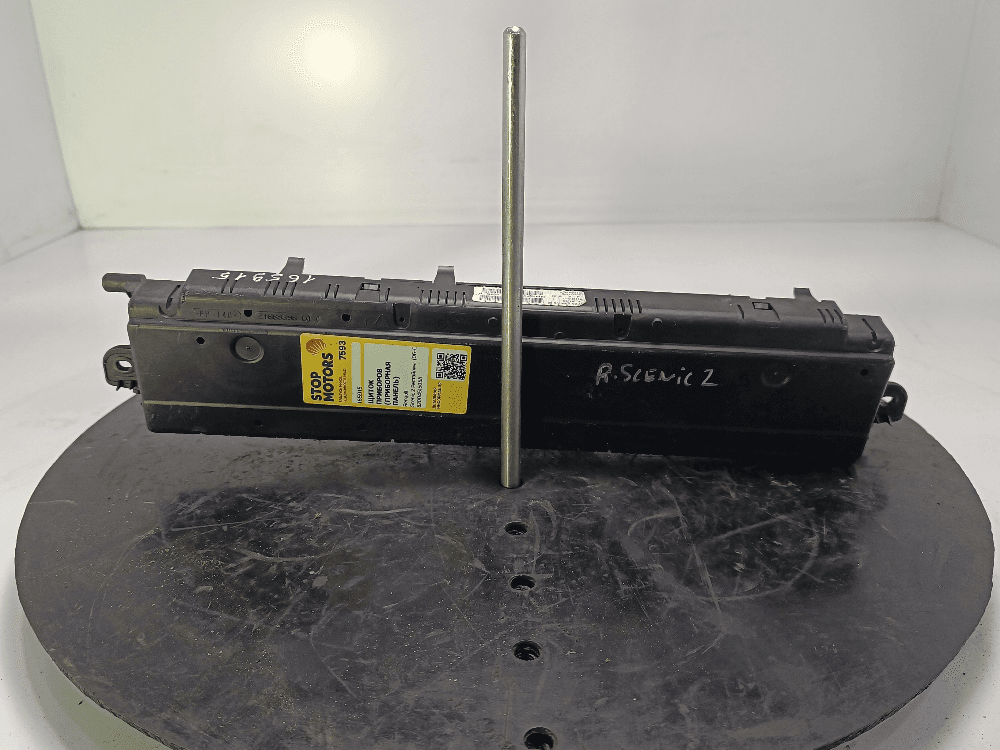 Щиток приборов (приборная панель) к Renault Scenic 2 Рестайлинг (06-09)