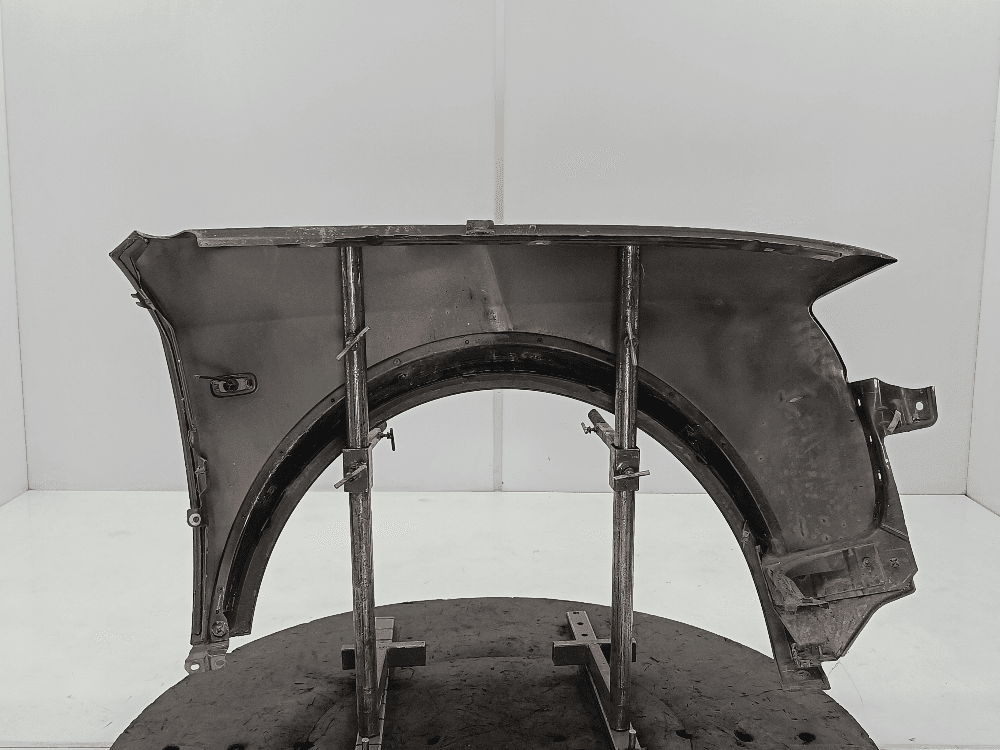 Крыло переднее левое к Audi A6 Allroad C5 (00-06)