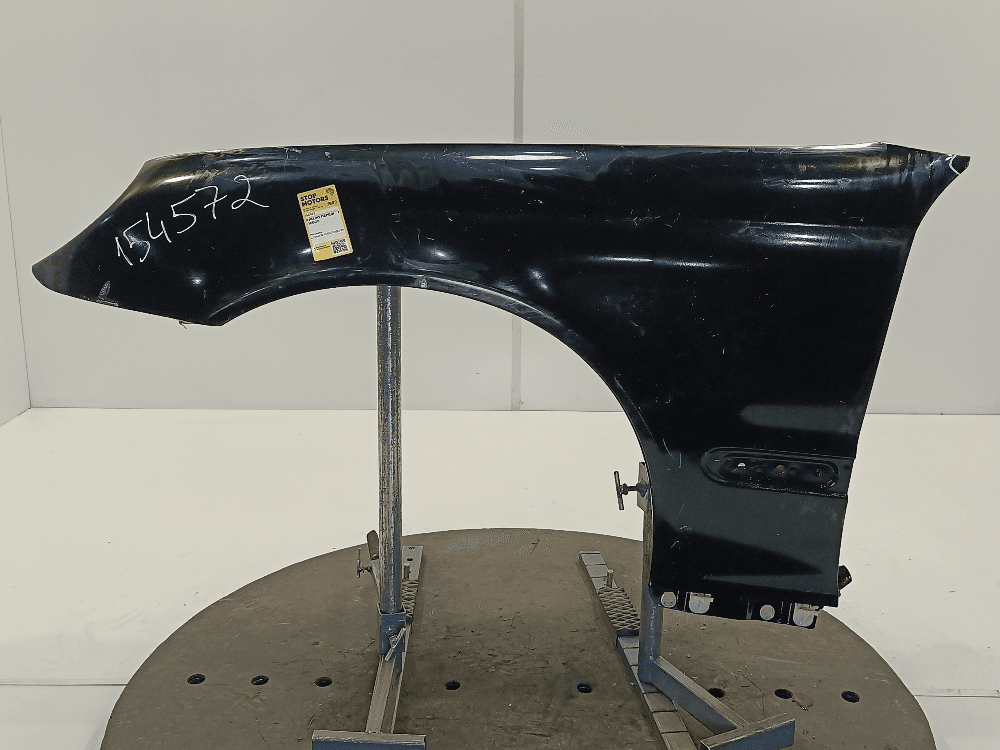Крыло переднее левое к Mercedes C Class W203/S203/CL203 (00-04)
