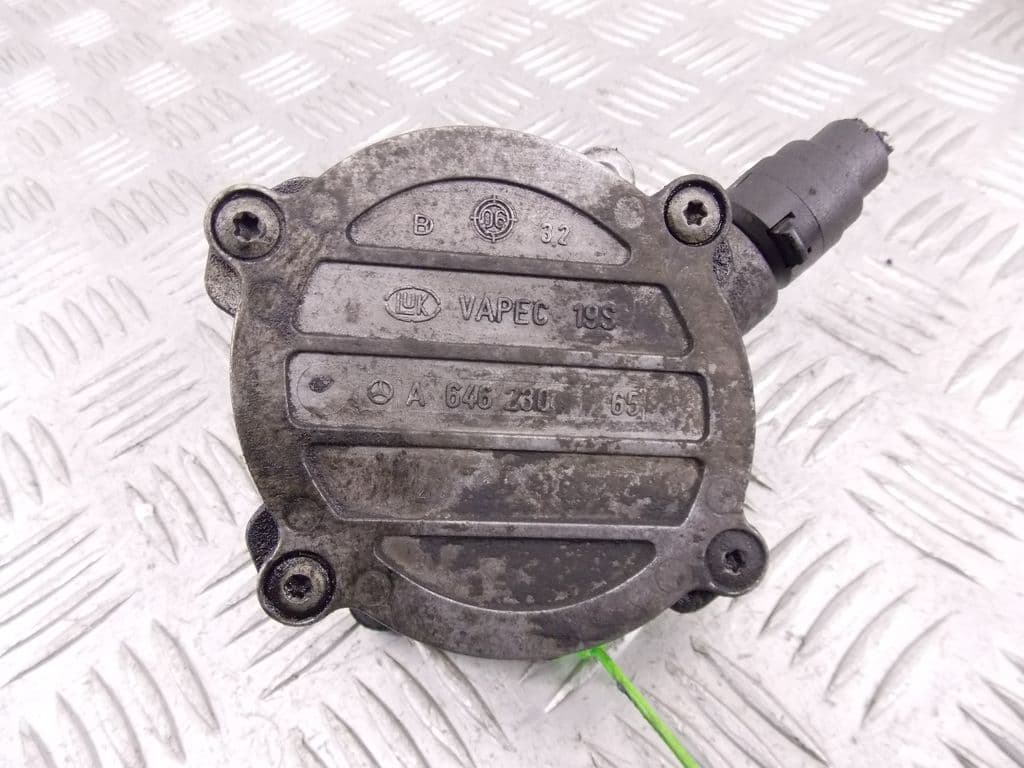 Насос вакуумный к Mercedes C Class W203/S203/CL203 Рестайлинг (04-07)