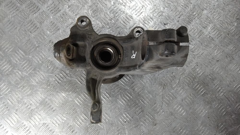 Кулак поворотный правый к Volvo S60 2 (10-13)